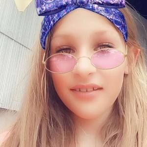 Meet your Posher, April